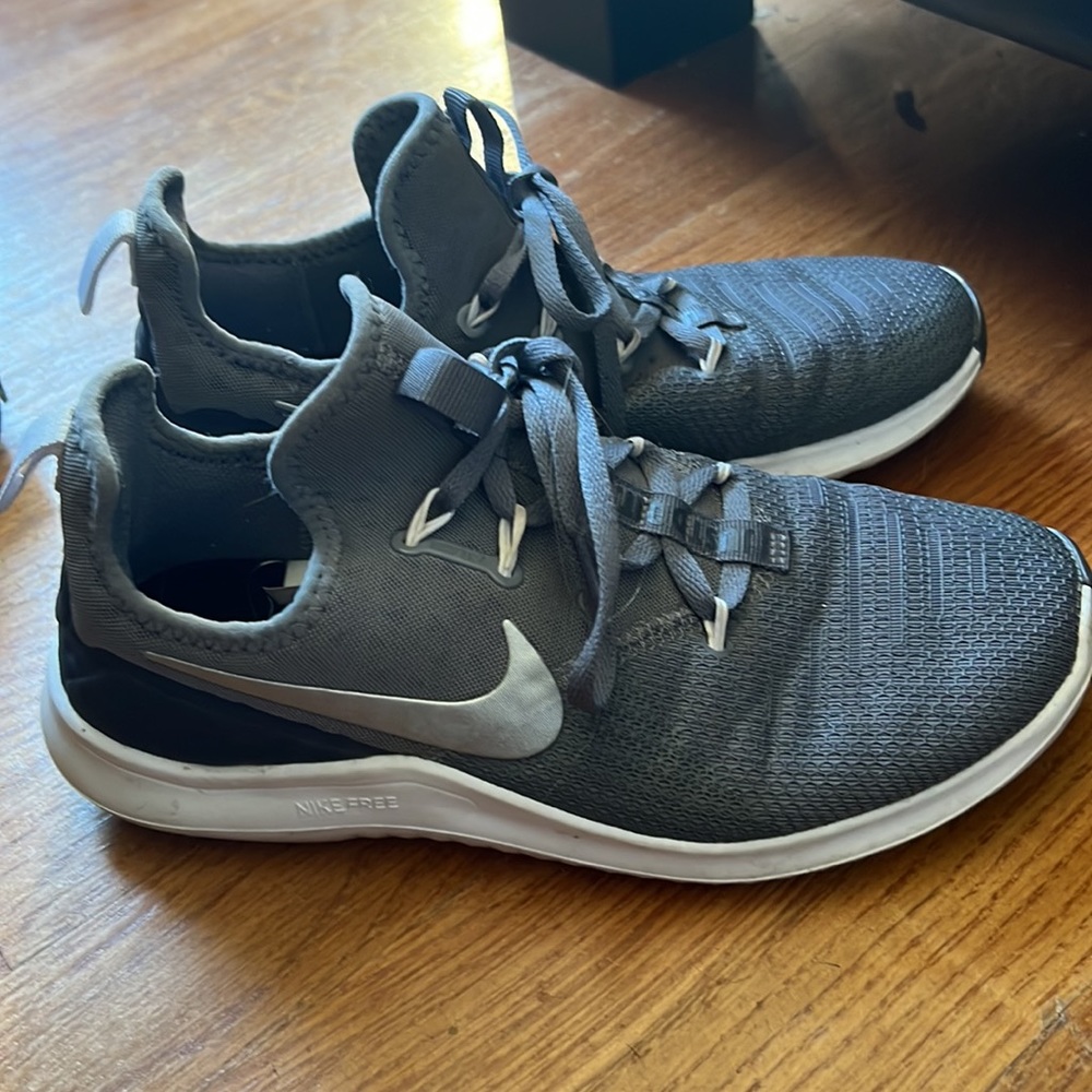 Nike Free TR8 Women's Gym/HIIT/Cross Training Shoe Grey Size 7.5
